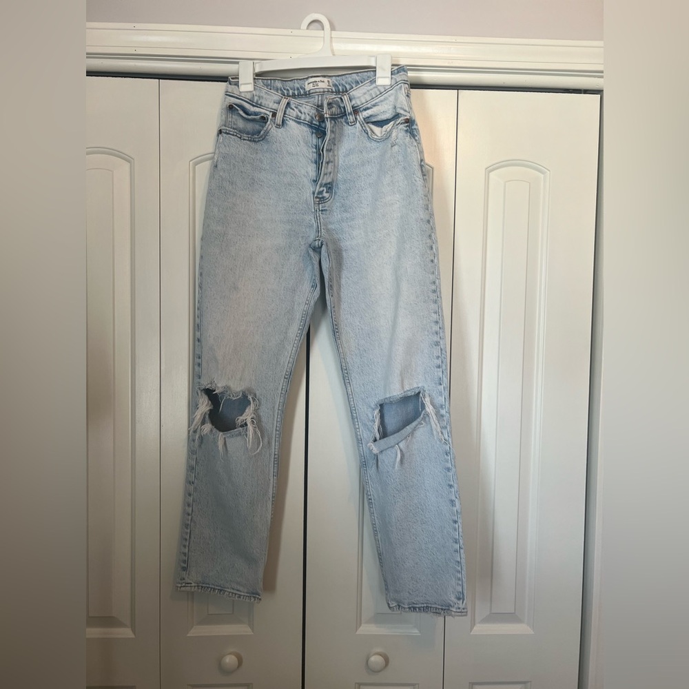 Abercrombie & Fitch The Dad High Rise Denim Distressed